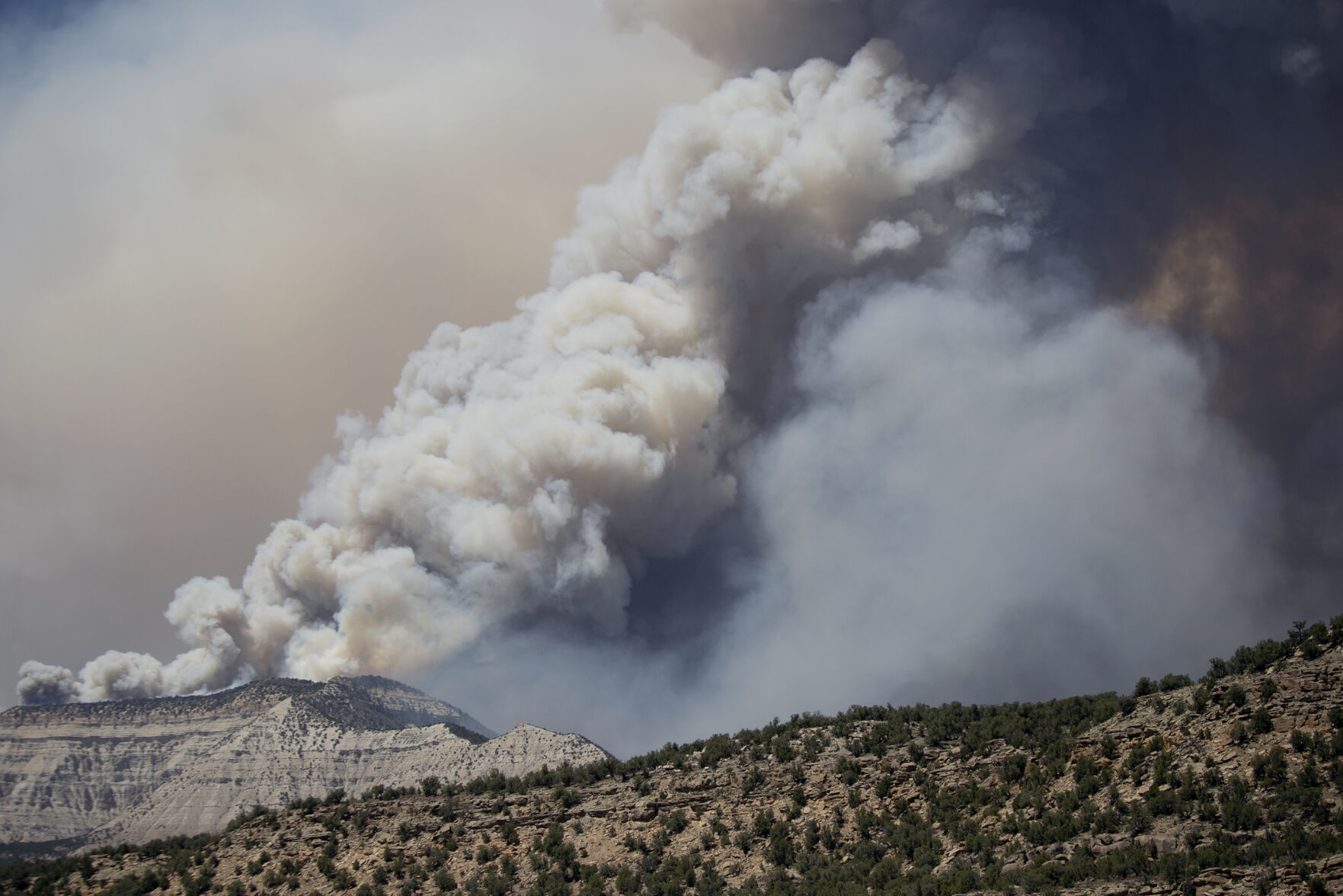 081120-news-debequefire10-ml